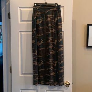 Camouflage long skirt